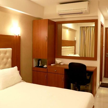 Hotel Lords, Fort Mumbai Exteriör bild