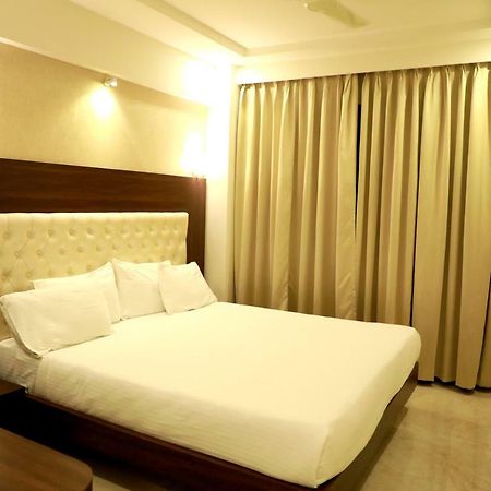 Hotel Lords, Fort Mumbai Exteriör bild