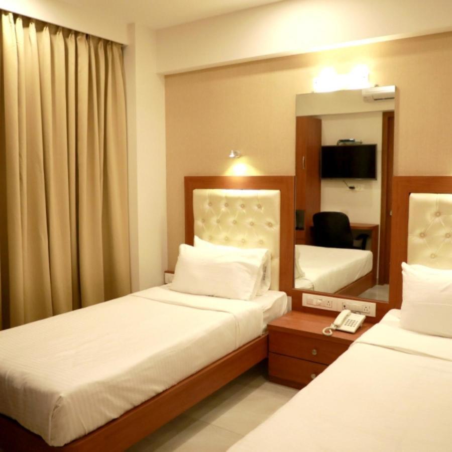Hotel Lords, Fort Mumbai Exteriör bild