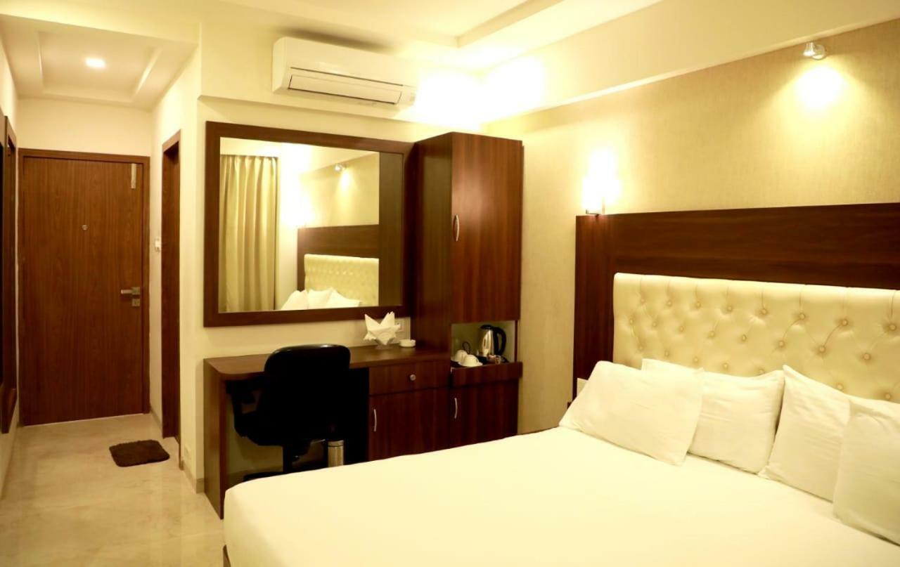 Hotel Lords, Fort Mumbai Exteriör bild