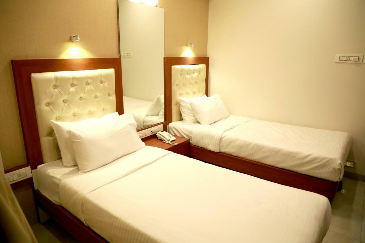 Hotel Lords, Fort Mumbai Exteriör bild