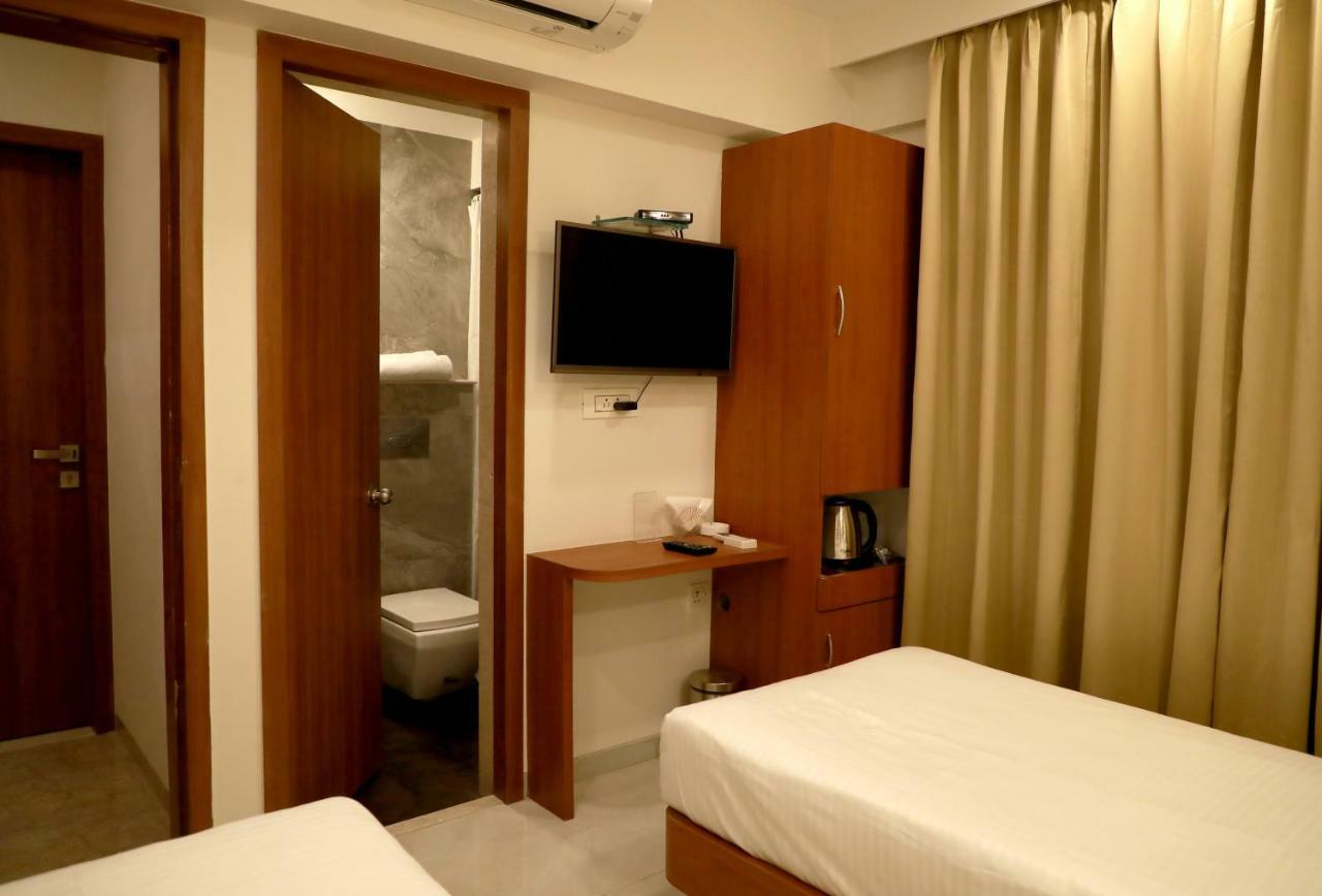 Hotel Lords, Fort Mumbai Exteriör bild