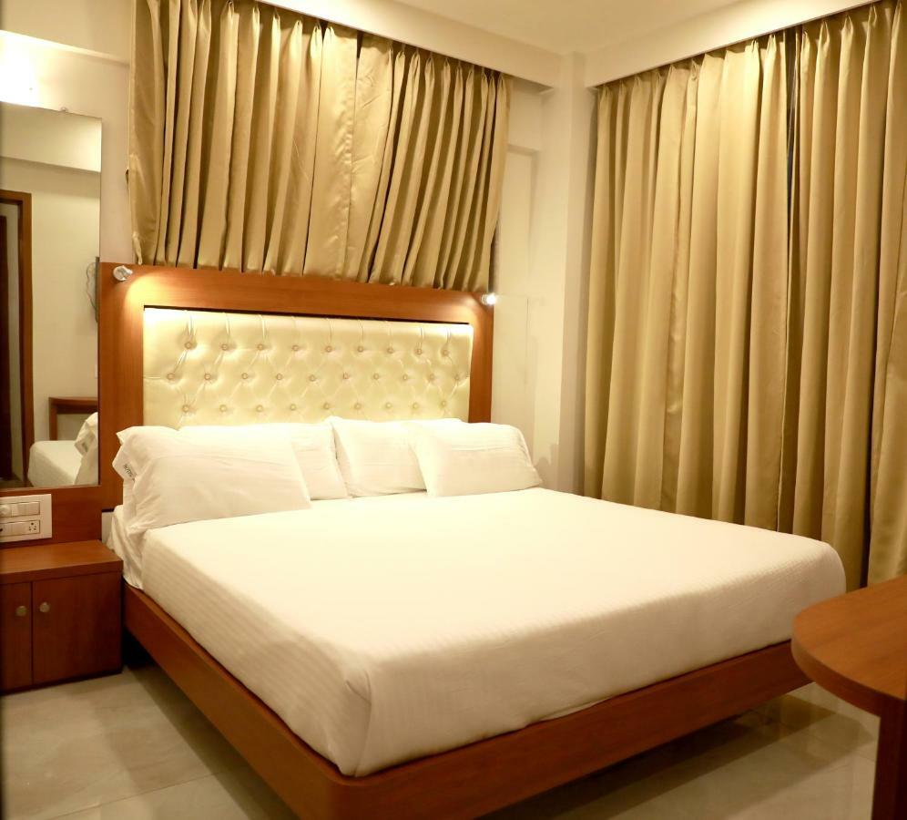 Hotel Lords, Fort Mumbai Exteriör bild