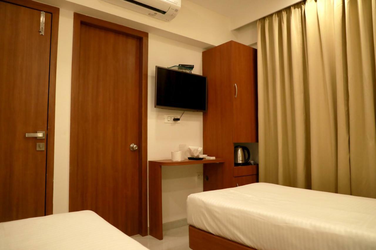 Hotel Lords, Fort Mumbai Exteriör bild