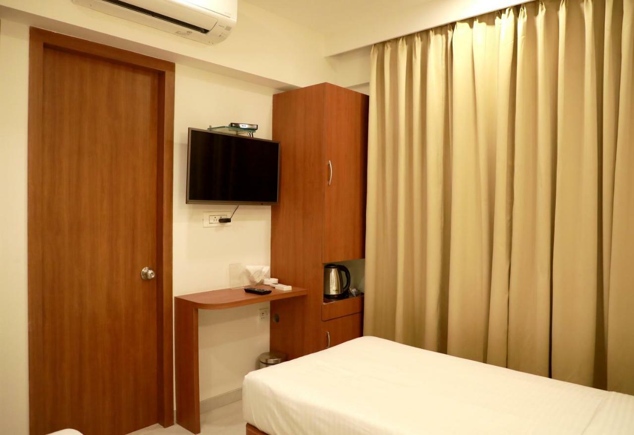 Hotel Lords, Fort Mumbai Exteriör bild